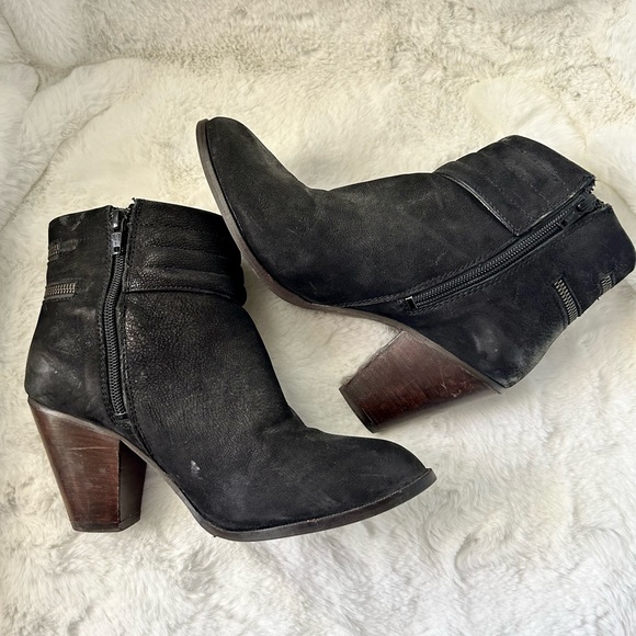 Diba Block Heel Ankle Boots Bootie
Black Size 9.5 - Picture 4 of 7